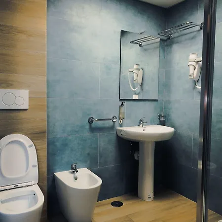 Square ゲストハウス ローマ